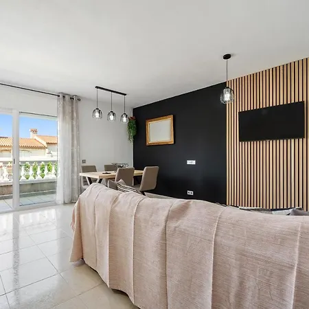Montserrat Apartment
