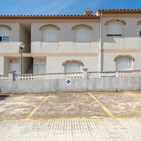 Montserrat Apartment